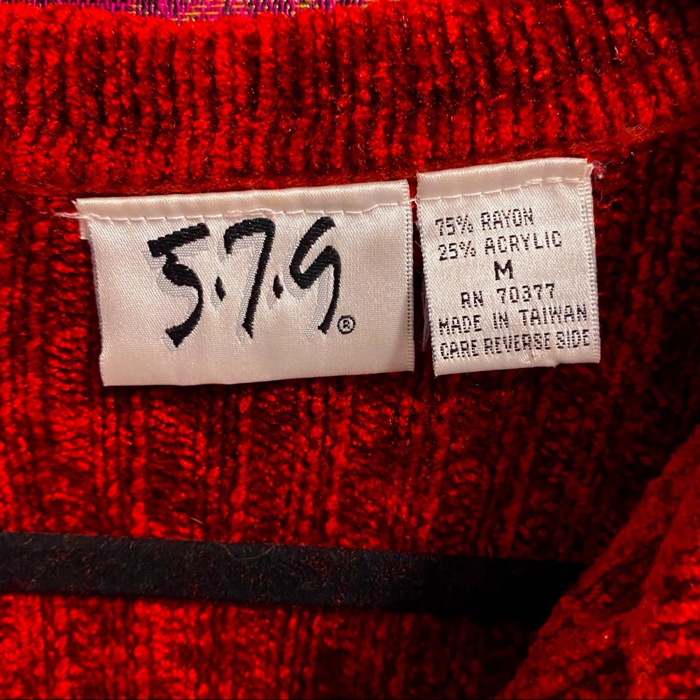 VINTAGE RUBY RED CROP TOP - Picture 2 of 2